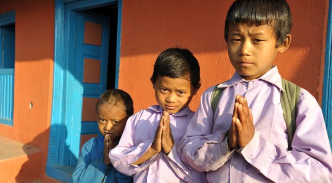 Les 3 orphelins, Prakash, Binod et Suresh en école privée